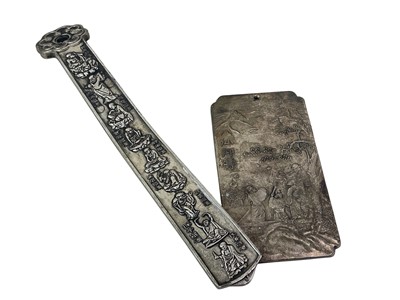Lot 521 - CHINESE WHITE METAL PLAQUE
