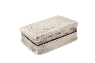 Lot 837 - CHINESE SILVER SNUFF BOX