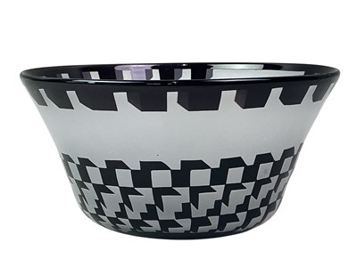 Lot 548 - ANITA PATE, SCOTTISH ART GLASS PLATE AND TWO BOWLS