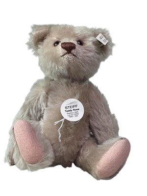 Lot 562 - STEIFF BEAR AND CAT