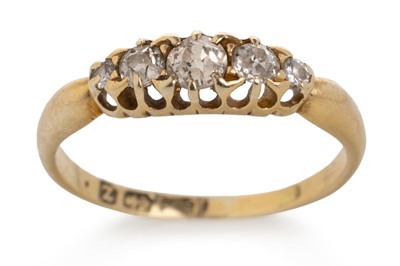 Lot 443 - DIAMOND FIVE STONE RING