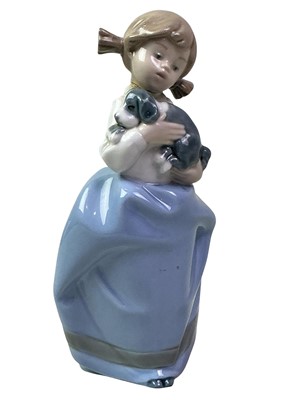 Lot 724 - GROUP OF NAO AND LLADRO FIGURES