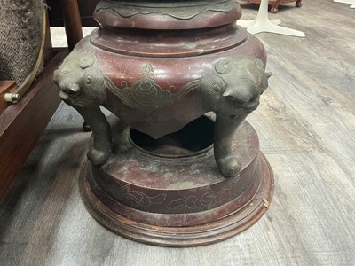 Lot 857 - LARGE AND UNUSUAL JAPANESE BRONZE FLOOR LAMP