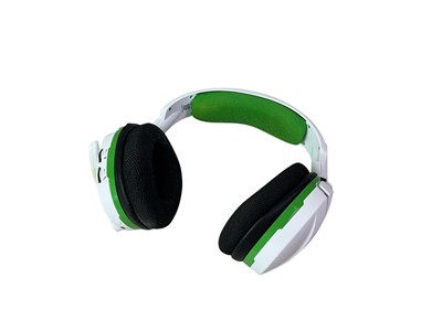 Lot 814 - COLLECTION OF WIRELESS EARPHONES