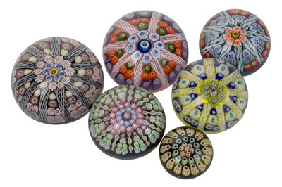 Lot 1496 - GROUP OF GLASS PAPERWEIGHTS