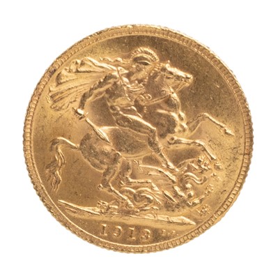 Lot 10 - GEORGE V GOLD SOVEREIGN