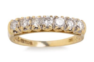 Lot 451 - DIAMOND SEVEN STONE RING