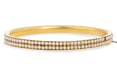 Lot 479 - PEARL BANGLE
