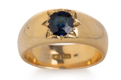 Lot 482 - SAPPHIRE RING