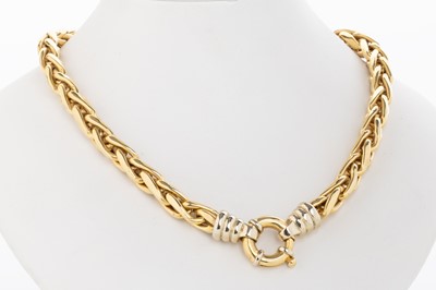 Lot 488 - GOLD NECKLACE AND BRACELET