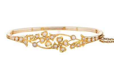 Lot 493 - LATE VICTORIAN SEED PEARL AND GOLD BANGLE