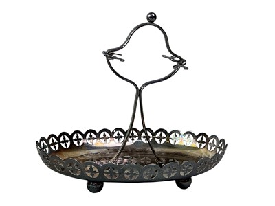 Lot 132 - GROUP OF SILVER PLATED ITEMS