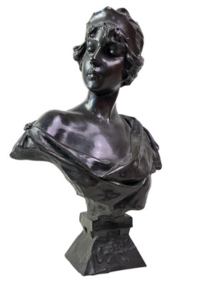 Lot 56 - CONTEMPORARY BRONZED RESIN BUST