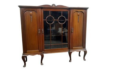 Lot 72 - GEORGE V MAHOGANY DISPLAY CABINET