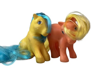 Lot 81 - COLLECTION OF VINTAGE TOYS