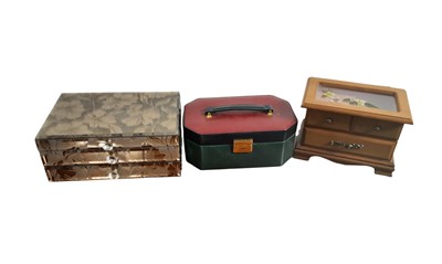 Lot 104 - GROUP OF JEWELLERY BOXES