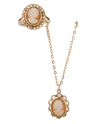 Lot 492 - GOLD CAMEO SET