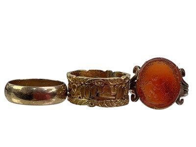 Lot 152 - GOLD WEDDING BAND