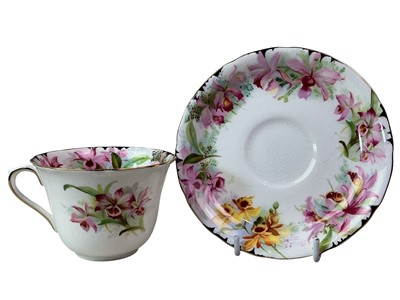 Lot 125 - ROYAL DOULTON TEA SERVICE