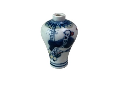 Lot 271 - CHINESE PORCELAIN SNUFF BOTTLE