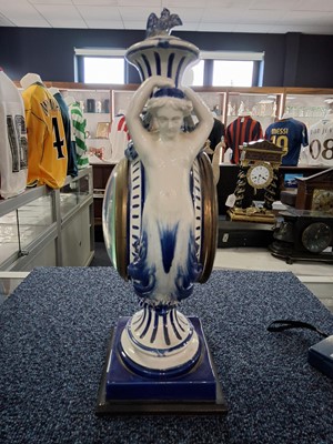 Lot 1043 - EDWARDIAN MANTEL CLOCK