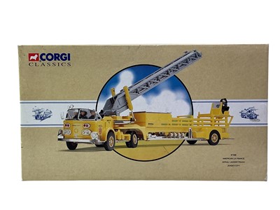 Lot 323 - COLLECTION OF DIE CAST VEHICLES