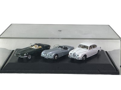 Lot 325 - COLLECTION OF DIE CAST VEHICLES