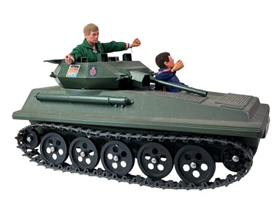 Lot 342 - ACTION MAN TANK AND TWO FIGURES