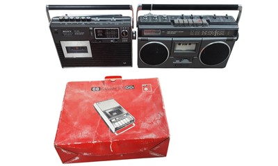 Lot 373 - SONY CF-420L CASSETTE-CORDER