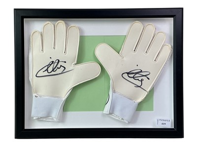 Lot 419 - SPANISH FOOTBALL INTEREST: IKER CASILLAS SIGNED GLOVES