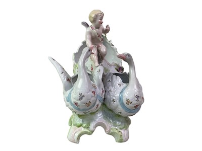 Lot 430 - CONTINENTAL PORCELAIN TABLE CENTREPIECE