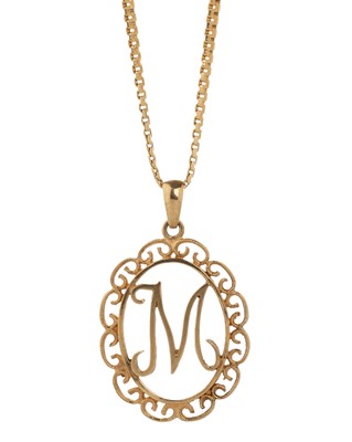Lot 500 - GOLD INITIAL PENDANT ON CHAIN