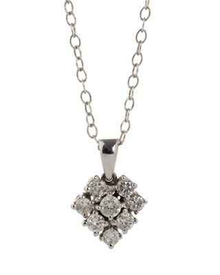 Lot 518 - DIAMOND CLUSTER PENDANT