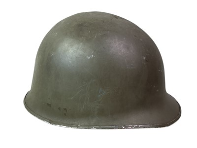 Lot 542 - MILITARY HELMET