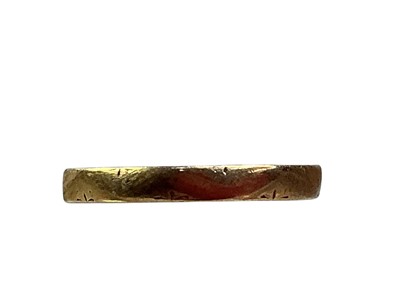 Lot 533 - GOLD WEDDING BAND