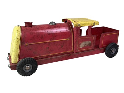 Lot 564 - VINTAGE TRI-ANG EXPRESS TIN PLATE TOY TRAIN