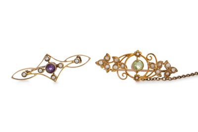 Lot 544 - TWO GEM SET BROOCHES