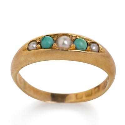 Lot 547 - TURQUOISE AND SEED PEARL RING
