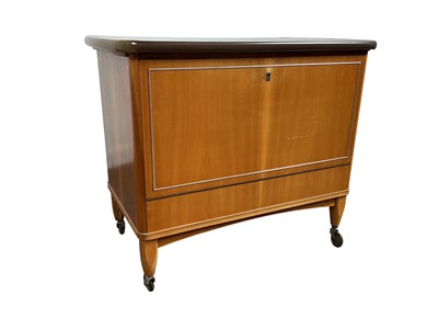 Lot 1623 - MID CENTURY WALUT COCKTAIL CABINET