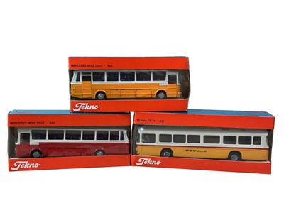 Lot 667 - COLLECTION OF DIECAST MODEL OMNIBUS