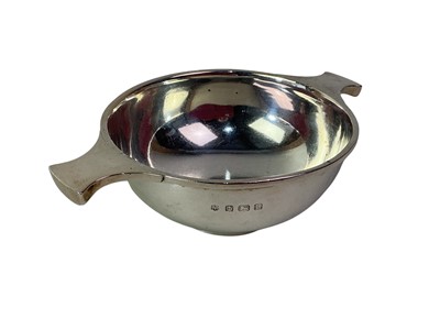 Lot 607 - GEORGE V SILVER QUAICH