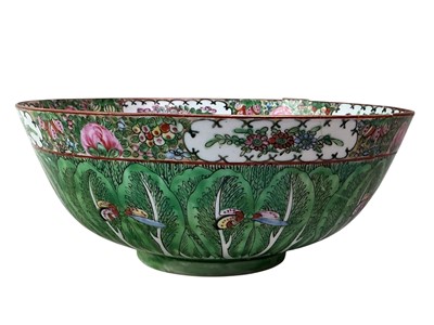 Lot 609 - CHINESE CANTON FAMILLE ROSE BOWL