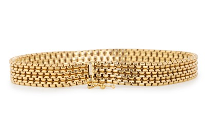 Lot 584 - GOLD BRACELET