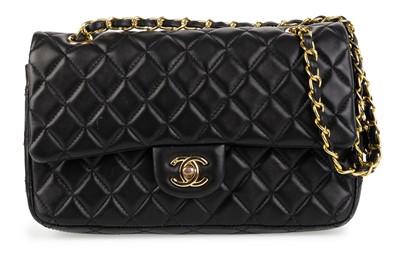 Lot 81 - CHANEL CLASSIC DOUBLE FLAP BAG
