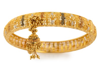Lot 604 - MIDDLE EASTERN BANGLE