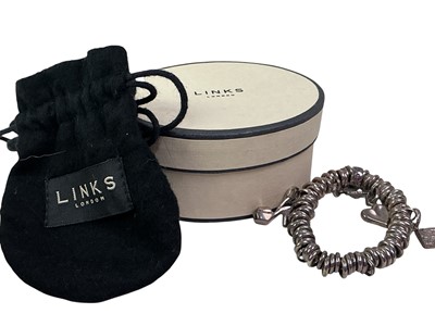 Lot 637 - LINKS CHARM BRACELET