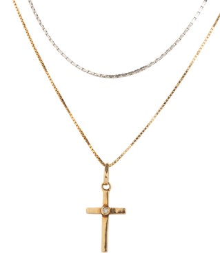 Lot 618 - DIAMOND CROSS PENDANT ON CHAIN