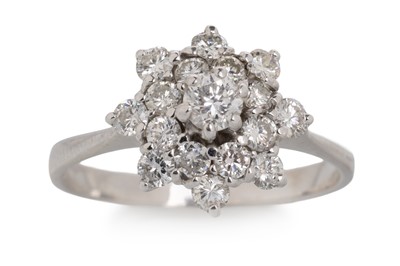 Lot 634 - DIAMOND CLUSTER RING