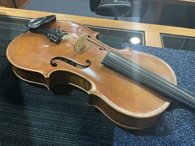 Lot 1053 - VIOLA