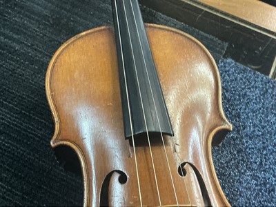 Lot 1053 - VIOLA